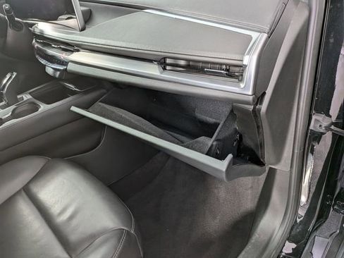 Certified 2025 Cadillac XT4 Premium Luxury FWD image 29