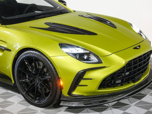 Used 2025 Aston Martin V8 Vantage Coupe RWD image 5