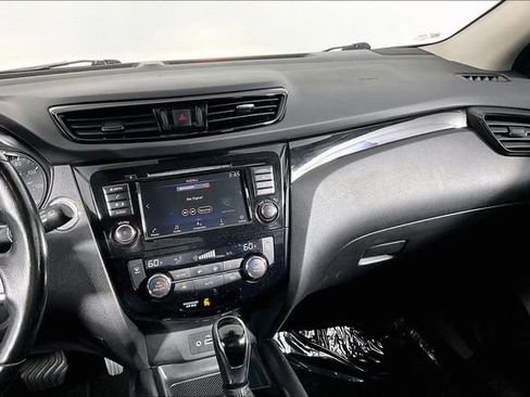 Used 2022 Nissan Rogue Sport SV FWD image 6