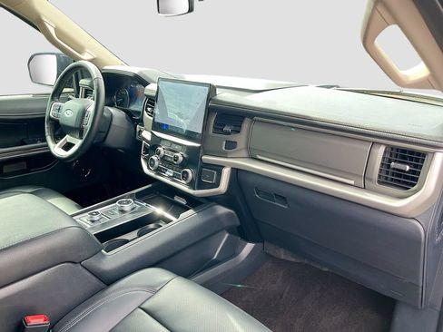 Used 2023 Ford Expedition XLT AWD/4WD image 30