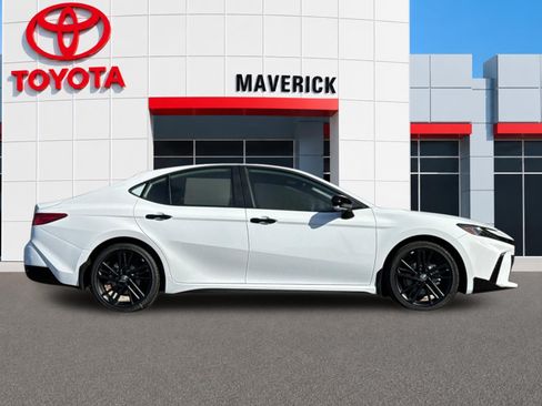 New 2026 Toyota Camry Hybrid FWD image 6