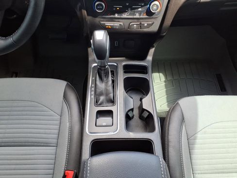 Used 2019 Ford Escape SE image 14