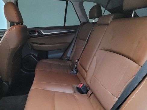 Used 2017 Subaru Outback 3.6R Touring w/ Popular Package #5A image 18