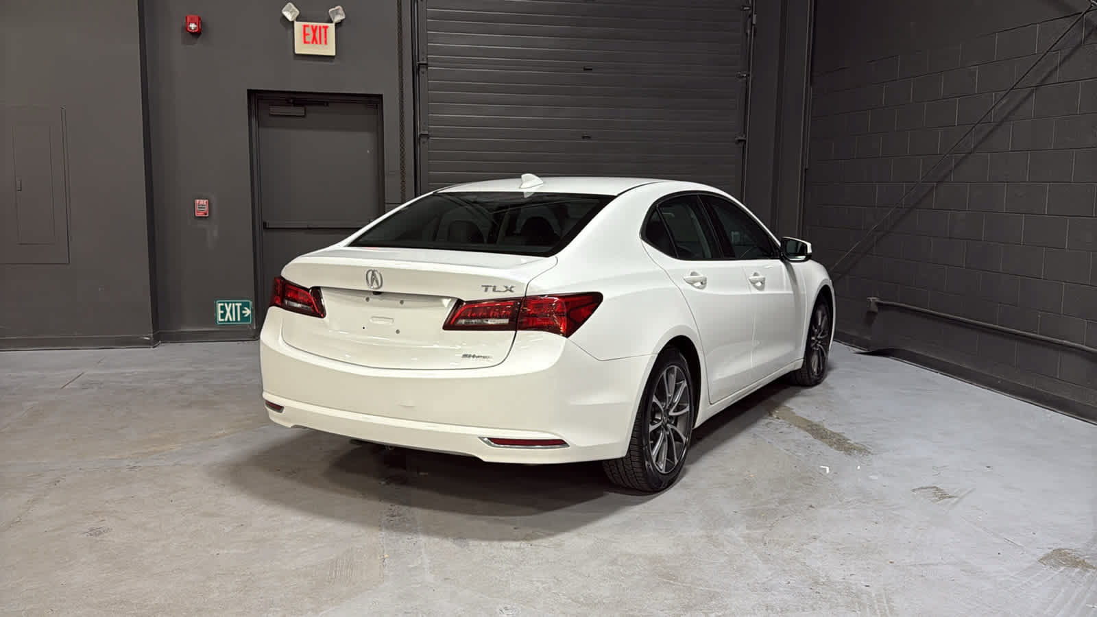 Used 2016 Acura TLX w/ Technology Package AWD/4WD image 4