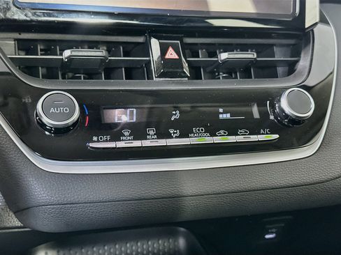 Used 2023 Toyota Corolla LE FWD image 22
