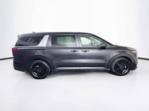 Used 2025 Kia Carnival FWD image 10