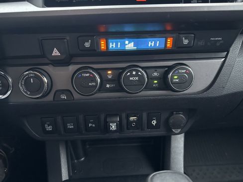 Used 2019 Toyota Tacoma TRD Off-Road image 22