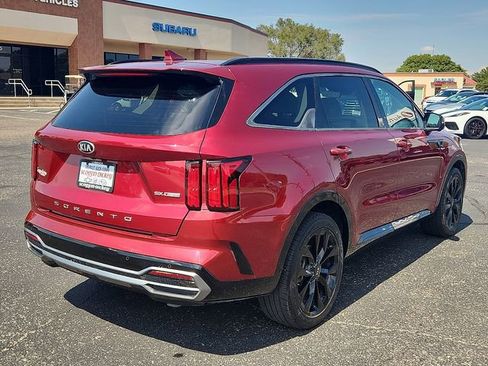 Used 2021 Kia Sorento SX image 4