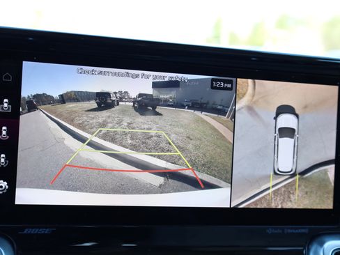 Used 2022 Kia Sorento SX Prestige w/ Panoramic Sunroof Package image 25