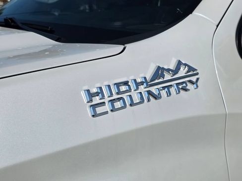 Used 2023 Chevrolet Silverado 1500 High Country w/ High Country Premium Package AWD/4WD image 6