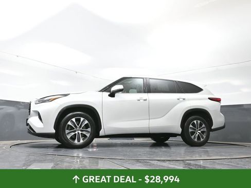 Used 2023 Toyota Highlander XLE image 58