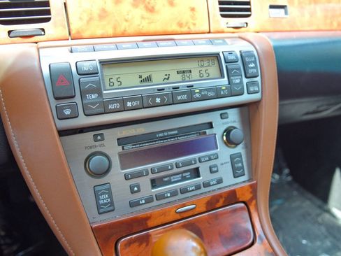 Used 2006 Lexus SC 430 Convertible image 16