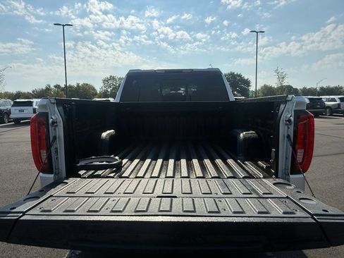 Used 2019 GMC Sierra 1500 SLT AWD/4WD image 7
