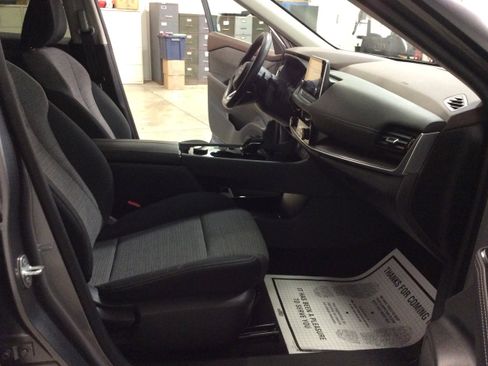 Used 2022 Nissan Rogue SV AWD/4WD image 31
