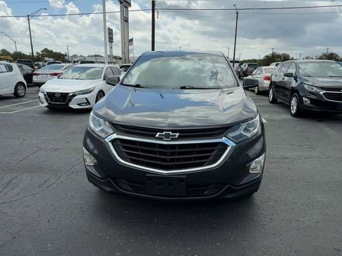Used 2018 Chevrolet Equinox LT image 3