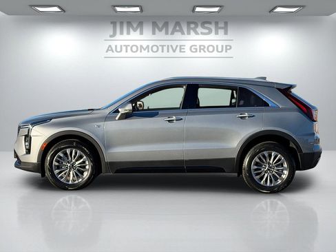 Used 2024 Cadillac XT4 Premium Luxury image 2
