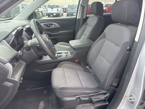 Used 2021 Chevrolet Traverse LS FWD image 11