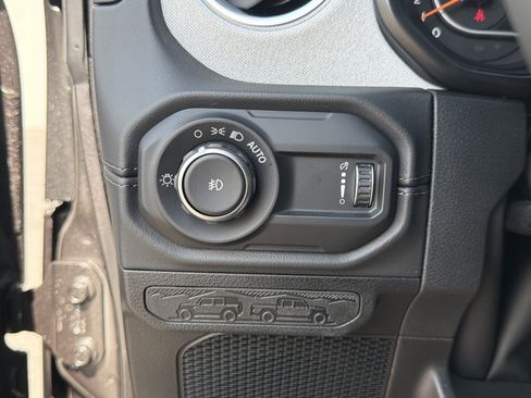 New 2026 Jeep Wrangler Unlimited Sahara AWD/4WD image 37