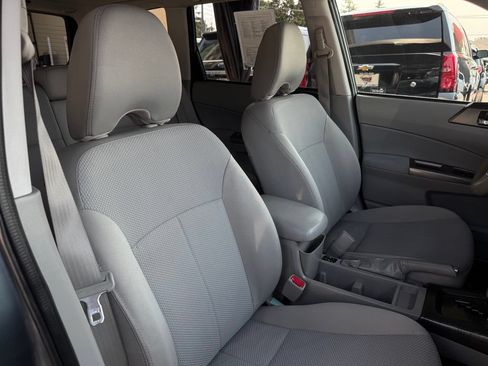 Used 2013 Subaru Forester 2.5X Premium w/ All-Weather Pkg AWD/4WD image 23