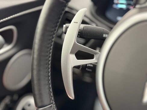 Used 2021 Aston Martin V8 Vantage Coupe image 30