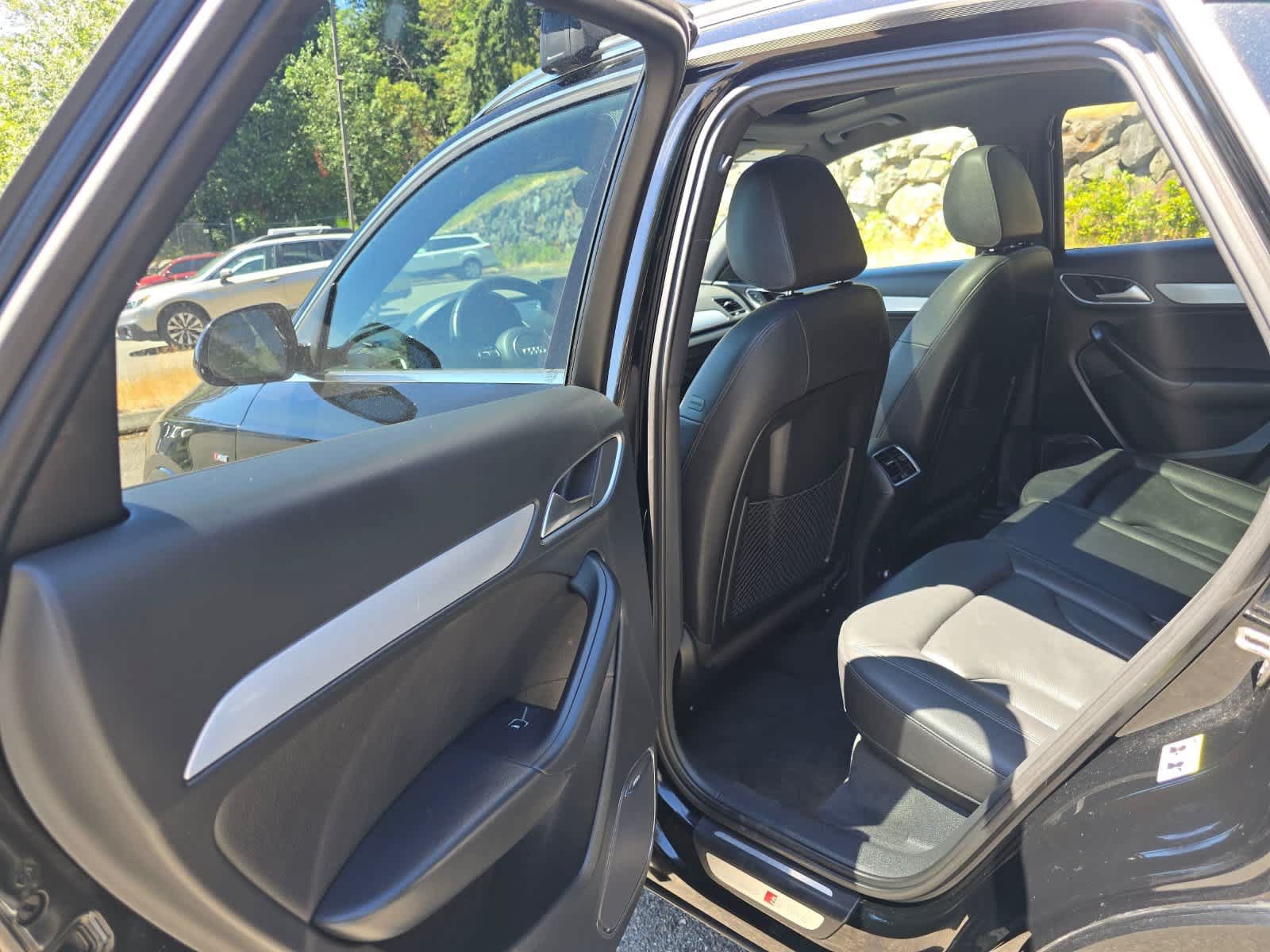 Used 2018 Audi Q3 2.0T Premium Plus w/ Premium Plus Package AWD/4WD image 25