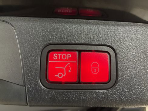 Used 2025 Mercedes-Benz GLB 250 GLB 250 image 29