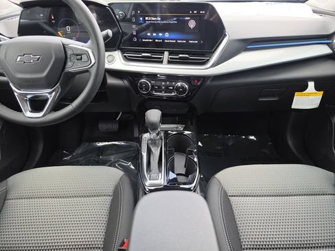 New 2026 Chevrolet Trax LT w/ Driver Confidence Package FWD image 16