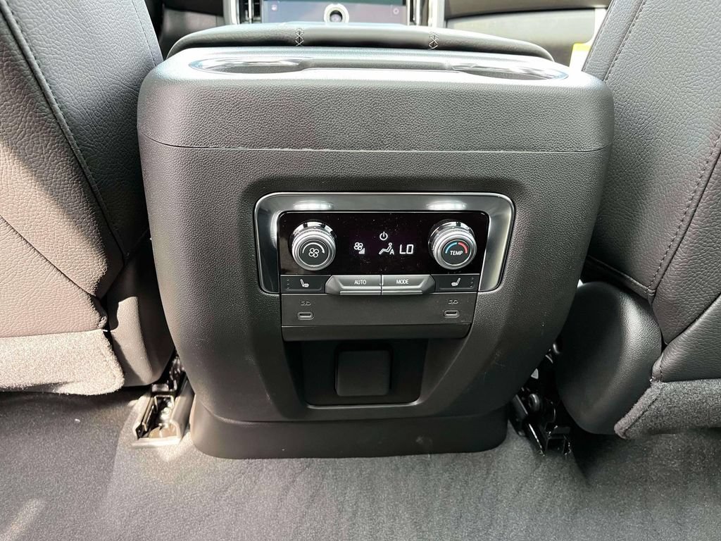 New 2026 GMC Yukon Denali w/ Sun & Power Step Package AWD/4WD image 14