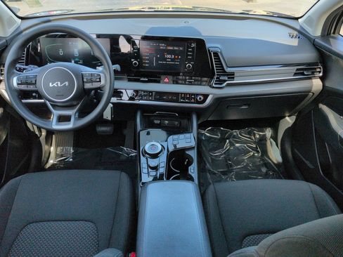 Used 2025 Kia Sportage LX FWD image 15