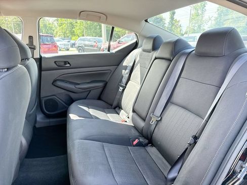 Used 2024 Nissan Altima 2.5 SV FWD image 24