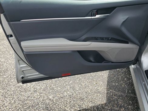 Used 2024 Toyota Camry LE w/ Convenience Package image 8