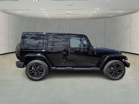 Used 2018 Jeep Wrangler Altitude image 2