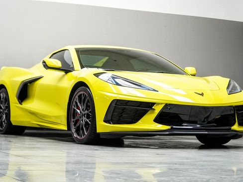 Used 2023 Chevrolet Corvette Stingray Premium Conv w/ Z51 Performance Package RWD image 8