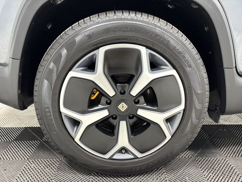 Used 2022 Rivian R1T Adventure AWD/4WD image 12