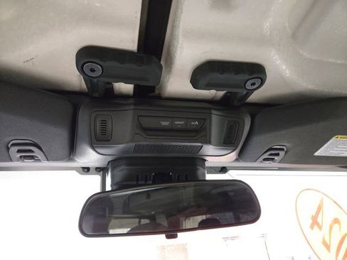 Used 2024 Jeep Gladiator Mojave w/ Convenience Group image 32