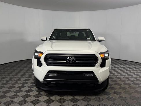 Used 2025 Toyota Tacoma SR5 image 5