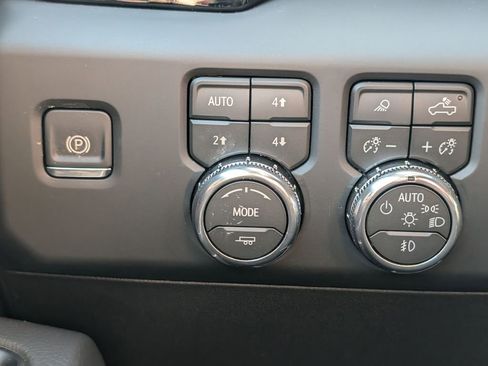 New 2026 GMC Sierra 3500 Denali w/ Technology Package image 24