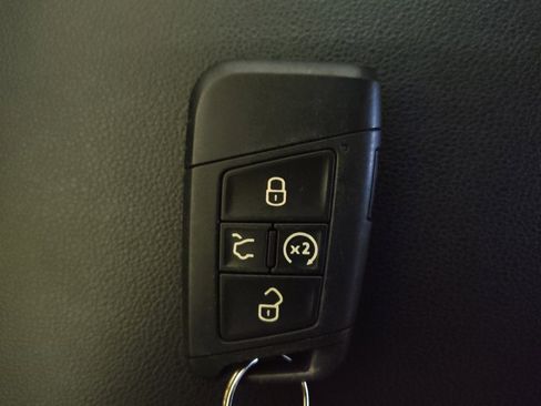 Used 2018 Volkswagen Atlas SEL Premium AWD/4WD image 32