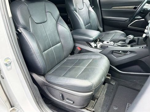 Used 2022 Kia Telluride EX w/ EX Premium Package AWD/4WD image 17