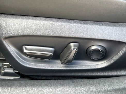 Used 2025 Toyota Prius XLE image 23