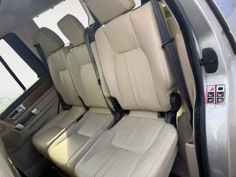 Used 2016 Land Rover LR4 HSE Silver Edition AWD/4WD image 13