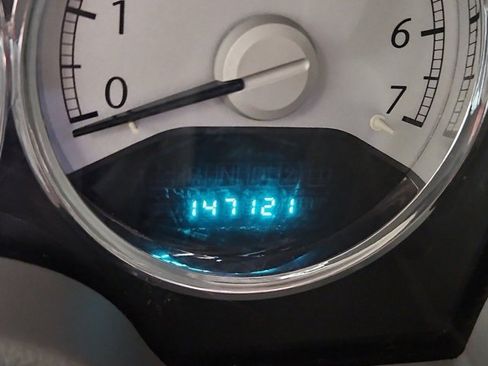 Used 2009 Chrysler Aspen Limited image 24