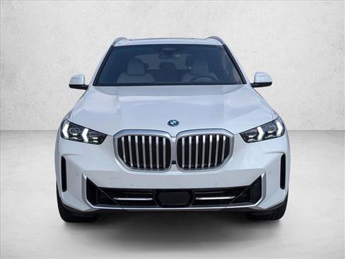 Certified 2026 BMW X5 xDrive50e w/ Premium Package AWD/4WD image 2