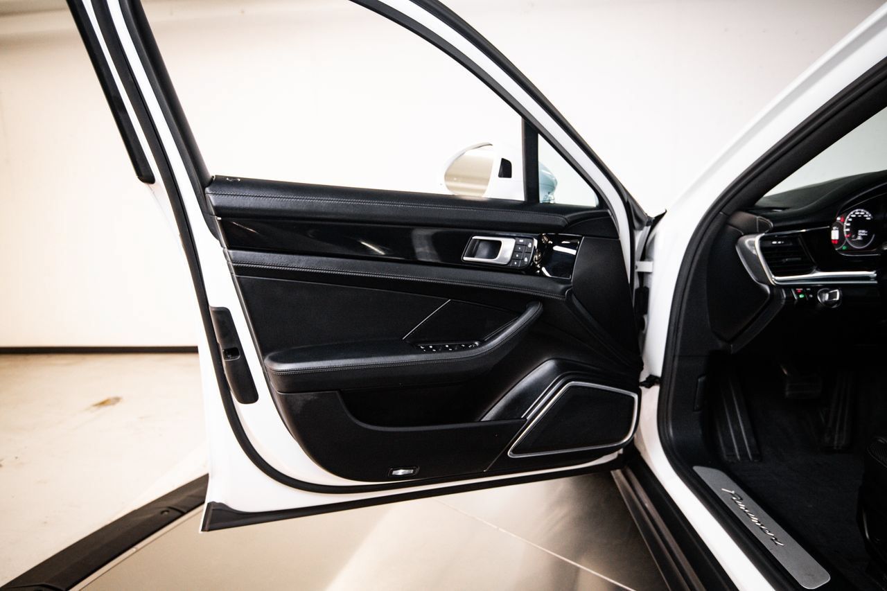 Certified 2023 Porsche Panamera image 23