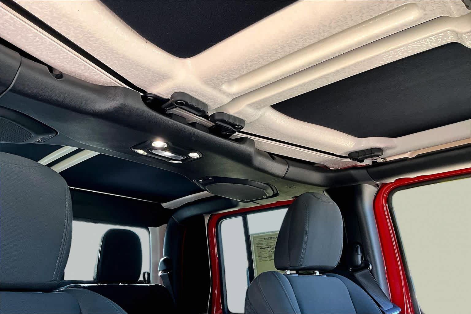 Used 2021 Jeep Gladiator Sport AWD/4WD image 11