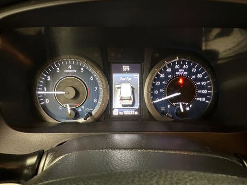 Used 2018 Toyota Sienna XLE w/ XLE Navigation Package image 35