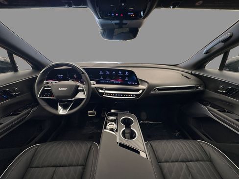 New 2026 Cadillac Lyriq V image 21