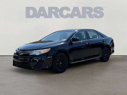 Used 2014 Toyota Camry LE FWD image 2