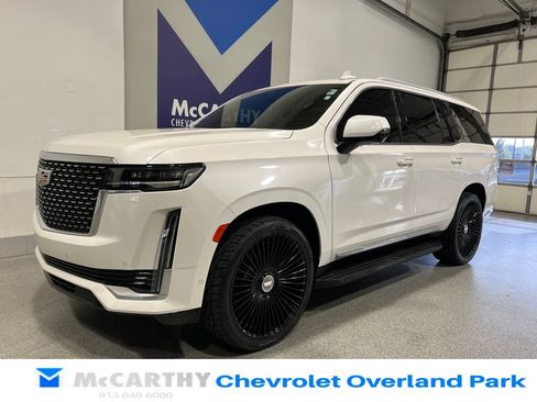 Used 2022 Cadillac Escalade Premium Luxury w/ Performance Package AWD/4WD image 9