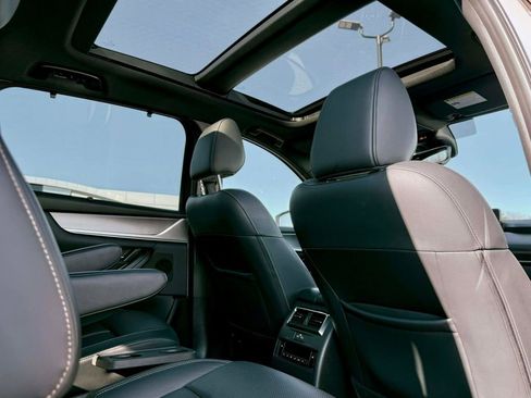 Used 2024 MAZDA CX-90 Plug-In Hybrid w/ Premium Plus image 21